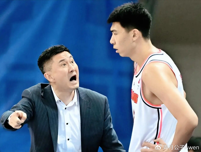 陈家政失误遭杜锋换下 球