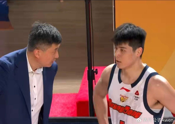 陈家政失误遭杜锋换下 球迷质疑广东队用人策略