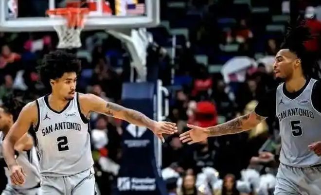 马刺大胜火箭文班亚马29分统治攻防