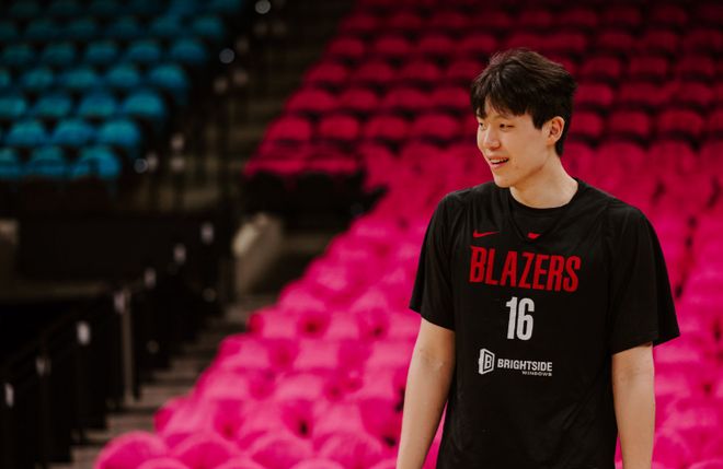 杨瀚森季后赛首秀遭质疑 罗威准两双成关键先生