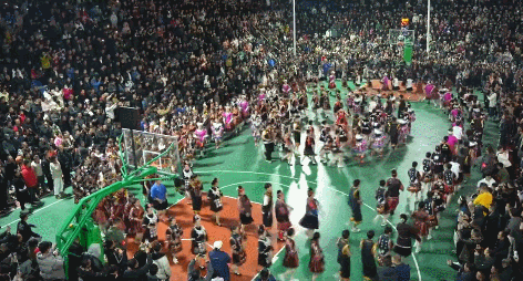 黔东南州队6865力克遵义市队 捧起村BA总决赛冠军