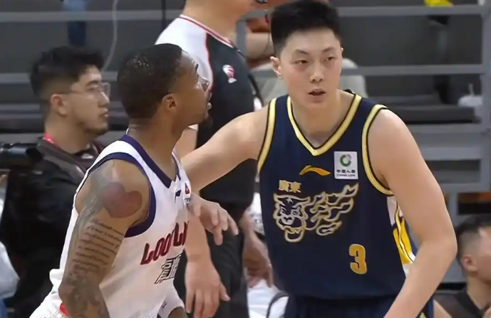 广东男篮季后赛首战惨败广州男篮 徐昕率队完成